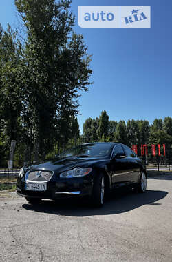 Седан Jaguar XF 2010 в Кременчуці