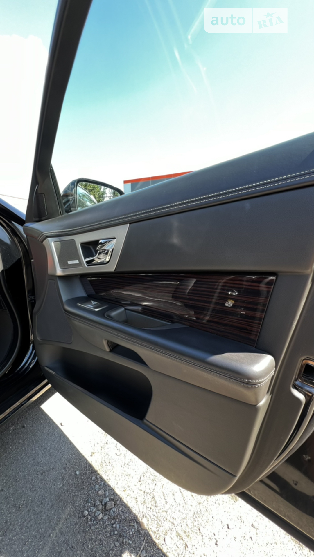 2010 Jaguar XF - мініатюра 12