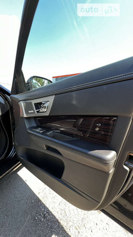 Седан Jaguar XF 2010 в Кременчуге
