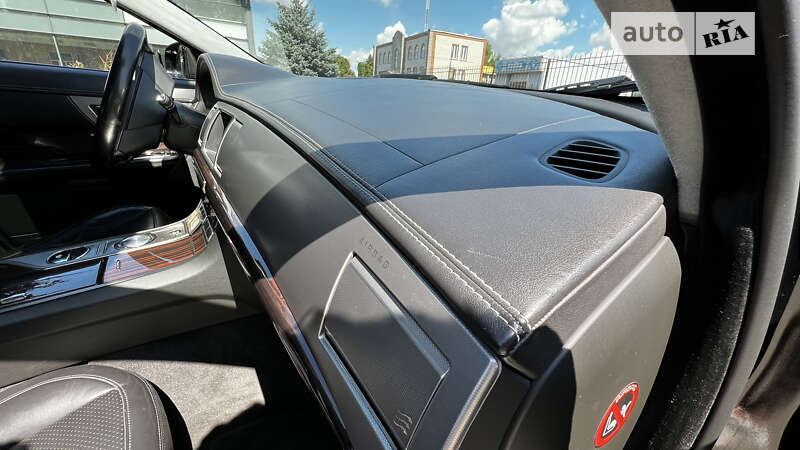 Седан Jaguar XF 2010 в Кременчуге