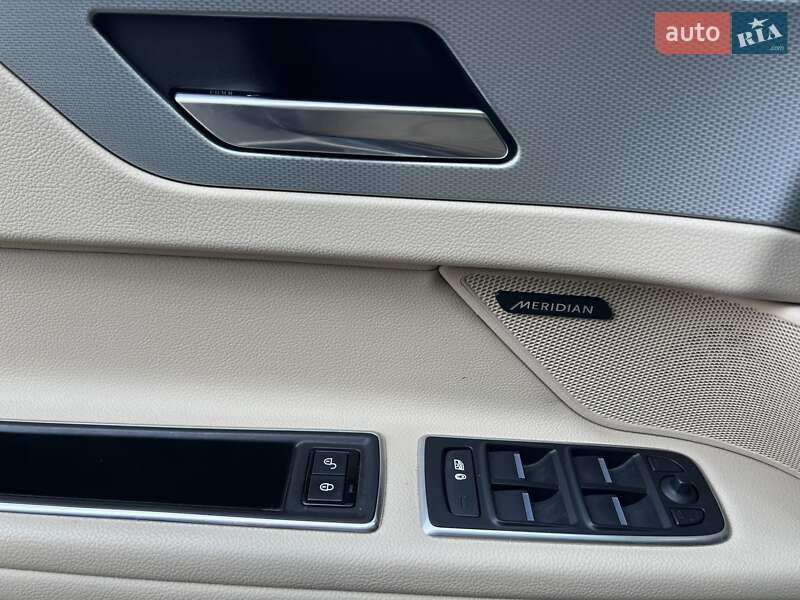 Седан Jaguar XF 2017 в Киеве