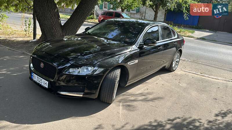Седан Jaguar XF 2016 в Полтаві