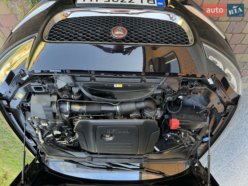 Седан Jaguar XF 2016 в Полтаві