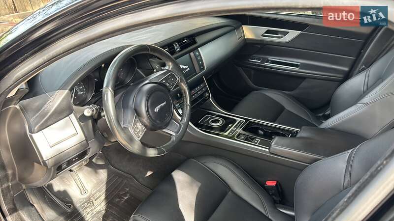 Седан Jaguar XF 2016 в Полтаві