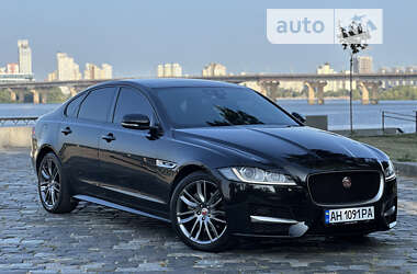 Седан Jaguar XF 2016 в Киеве