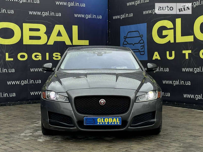 Седан Jaguar XF 2017 в Львове