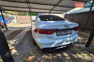 Седан Jaguar XF 2016 в 