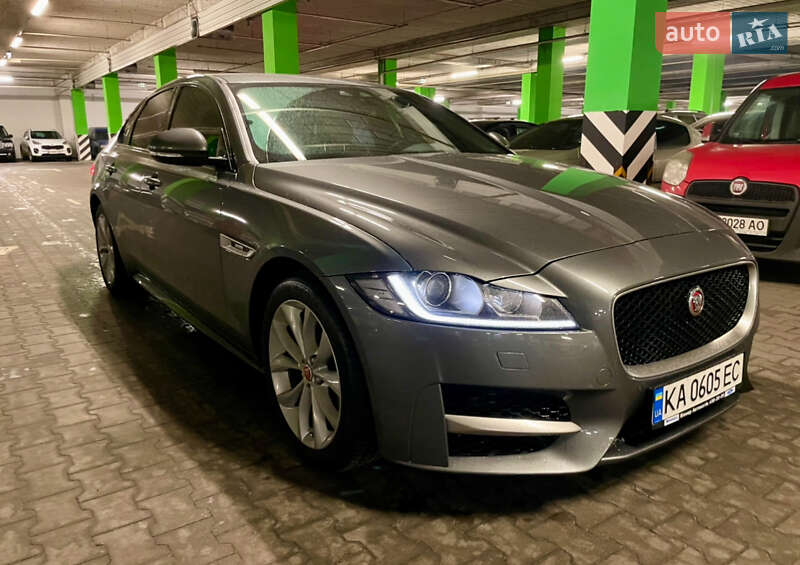 Седан Jaguar XF 2016 в Киеве