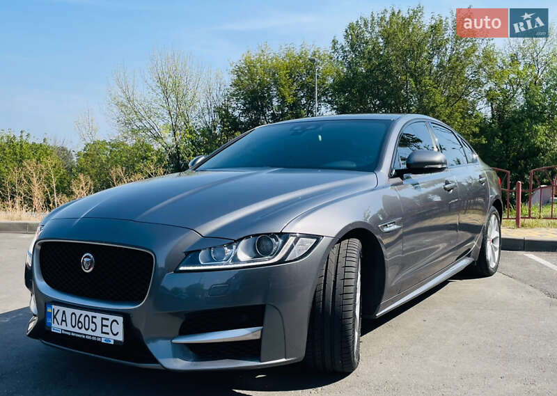 Седан Jaguar XF 2016 в Киеве