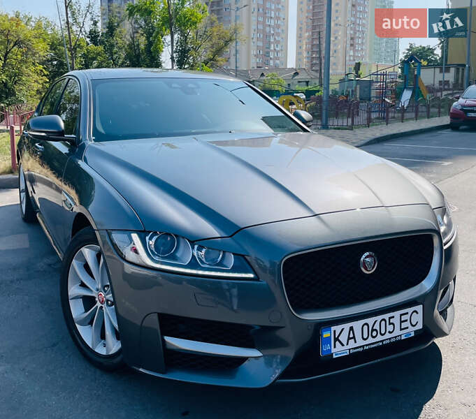 Седан Jaguar XF 2016 в Киеве