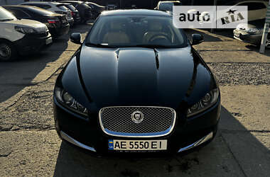 Седан Jaguar XF 2013 в Дніпрі