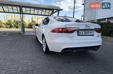 Седан Jaguar XF 2016 в 