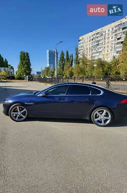 Седан Jaguar XF 2015 в Киеве