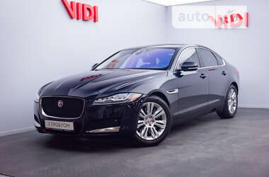 Седан Jaguar XF 2016 в Києві