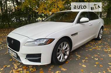 Седан Jaguar XF 2016 в Києві