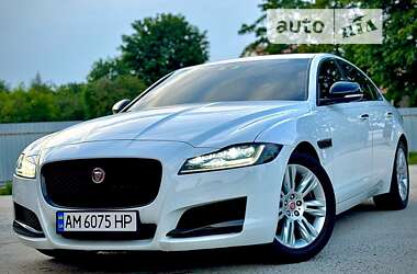 Седан Jaguar XF 2016 в Коломые