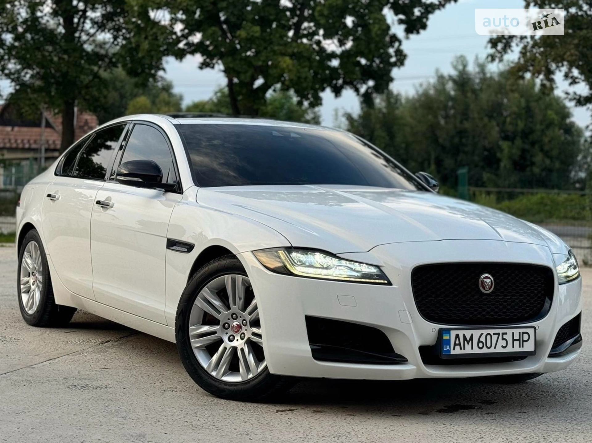 2016 Jaguar XF - мініатюра 5