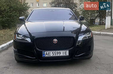 Седан Jaguar XF 2016 в Дніпрі