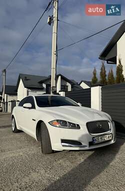 Седан Jaguar XF 2015 в Львові