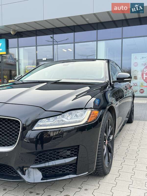 Седан Jaguar XF 2017 в Киеве