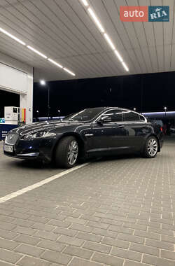 Седан Jaguar XF 2012 в 