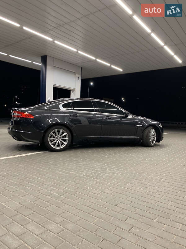 Седан Jaguar XF 2012 в Днепре