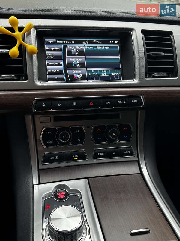 Седан Jaguar XF 2013 в Одесі