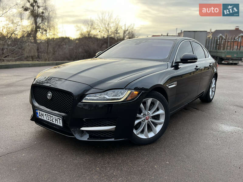 Седан Jaguar XF 2016 в Києві