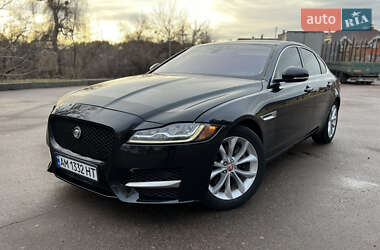 Седан Jaguar XF 2016 в Києві