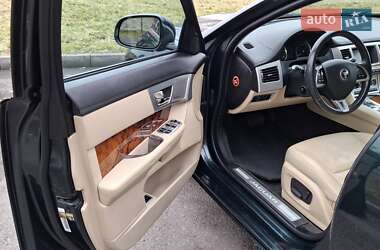 Седан Jaguar XF 2014 в Виннице