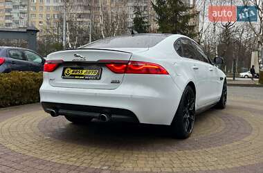 Седан Jaguar XF 2016 в 