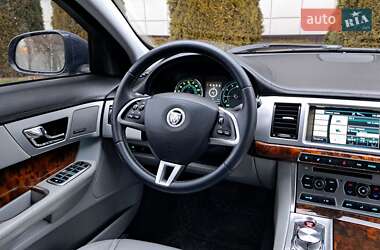 Седан Jaguar XF 2013 в Дніпрі