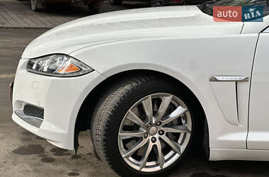 Седан Jaguar XF 2015 в Тернополе