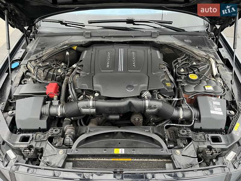 Седан Jaguar XF 2016 в Києві