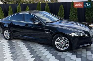 Седан Jaguar XF 2015 в 