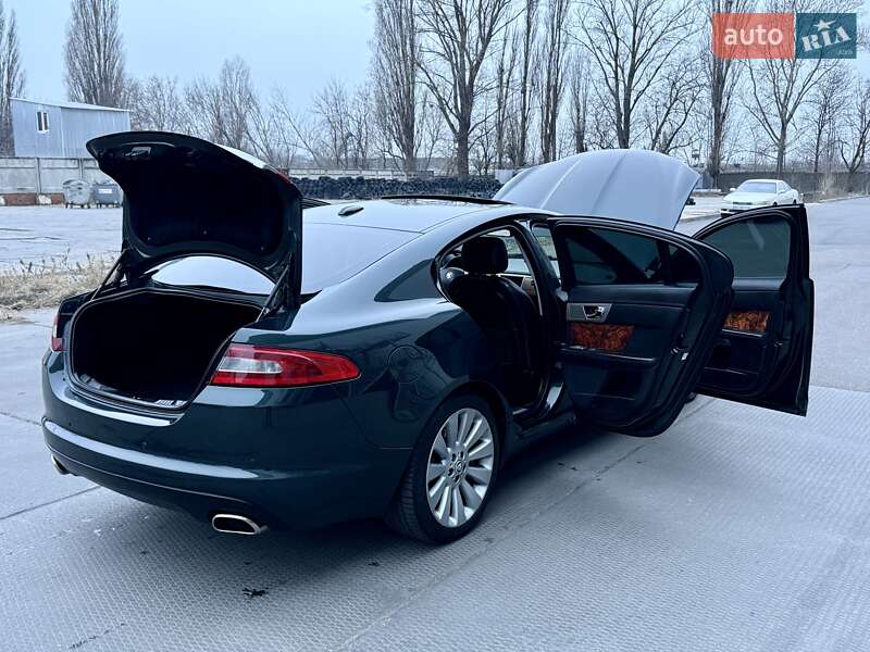 Седан Jaguar XF 2009 в Одессе
