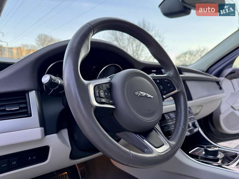 Седан Jaguar XF 2019 в Одессе