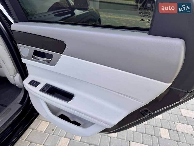 Седан Jaguar XF 2019 в Одессе