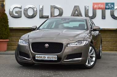 Седан Jaguar XF 2016 в 