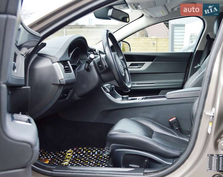 Седан Jaguar XF 2016 в Одессе
