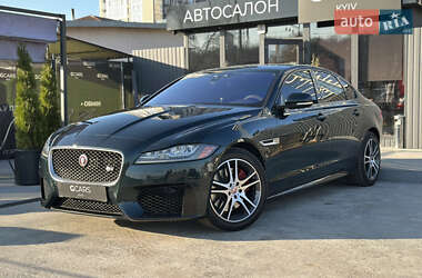 Седан Jaguar XF 2016 в 