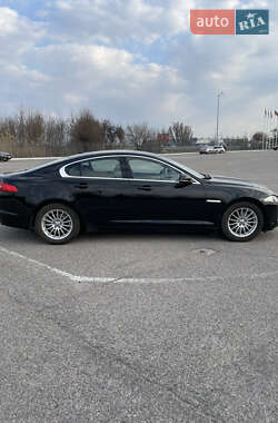 Седан Jaguar XF 2012 в 