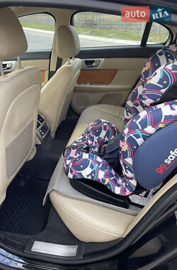 Седан Jaguar XF 2012 в 
