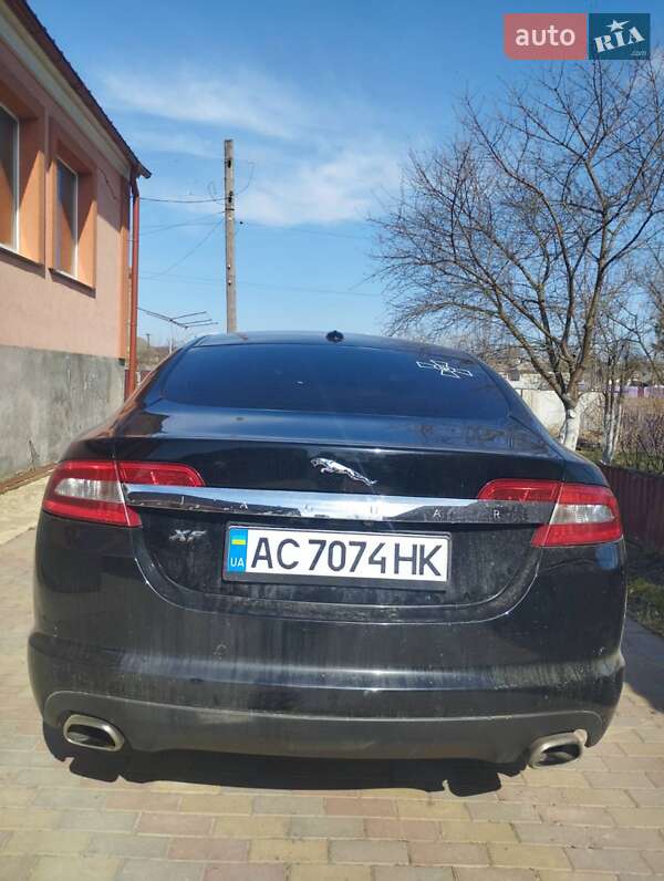 Седан Jaguar XF 2009 в Казатине