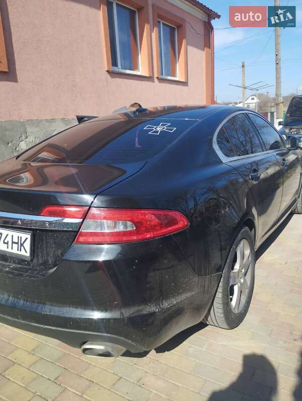 Седан Jaguar XF 2009 в Казатине
