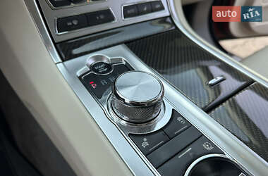 Седан Jaguar XF 2012 в 