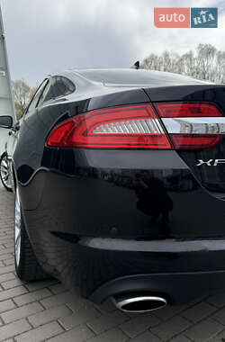 Седан Jaguar XF 2014 в 