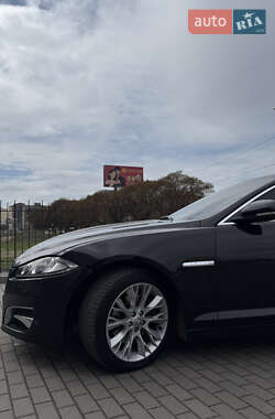 Седан Jaguar XF 2014 в 