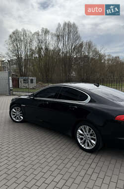 Седан Jaguar XF 2014 в 