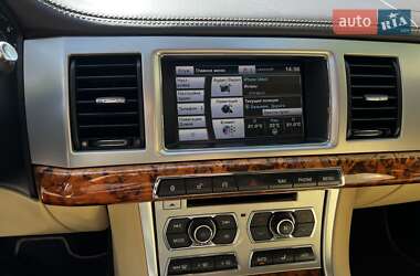Седан Jaguar XF 2014 в 